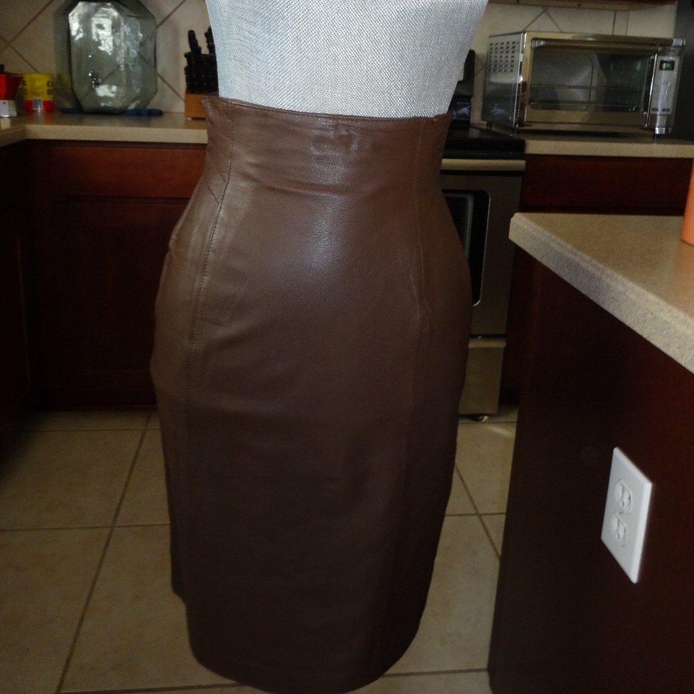 Vintage Leather Skirt PreOwned Like New Sz 4M